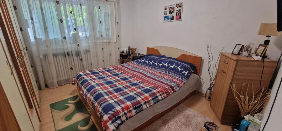 Apartament cu 3 camere semidecomandat în City Park Mall