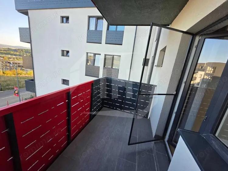 Apartament cu 3 camere semidecomandat în Baciu