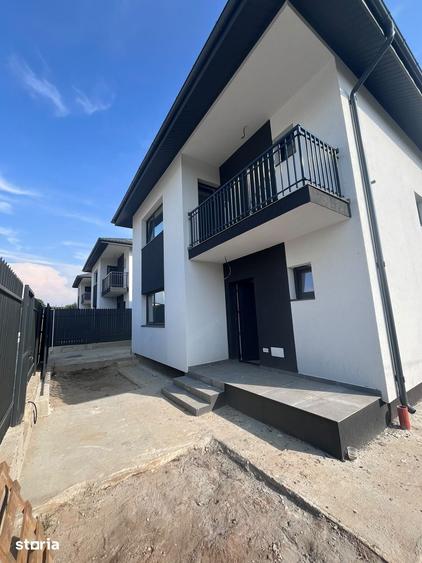 Casă cu 4 camere cu Teren 350 Mp în Vidra