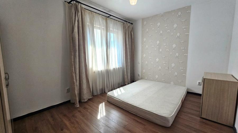 Apartament cu 3 camere semidecomandat în Europa