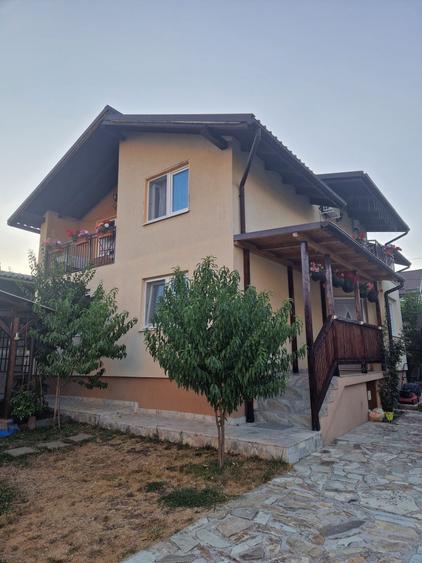 3 camere de inchiriat la casa - 2