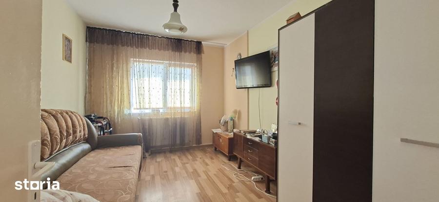 Apartament cu 3 camere în Est