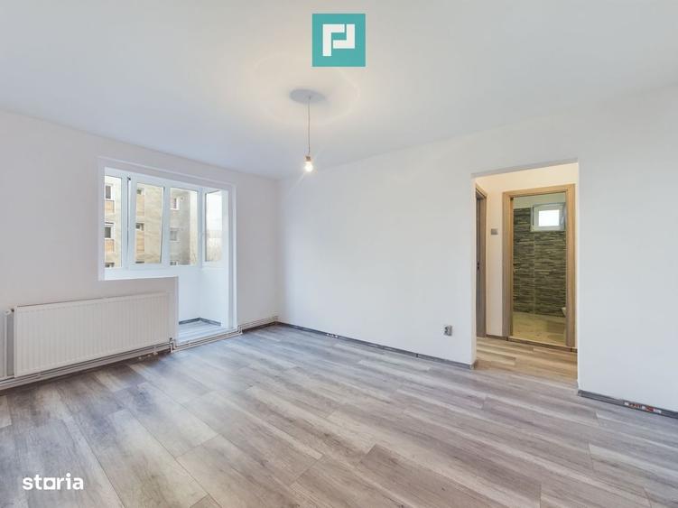 Apartament cu 3 camere semidecomandat în Aurel Vlaicu