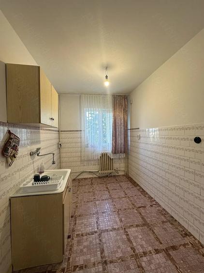 Apartament cu 2 camere decomandat în Vest