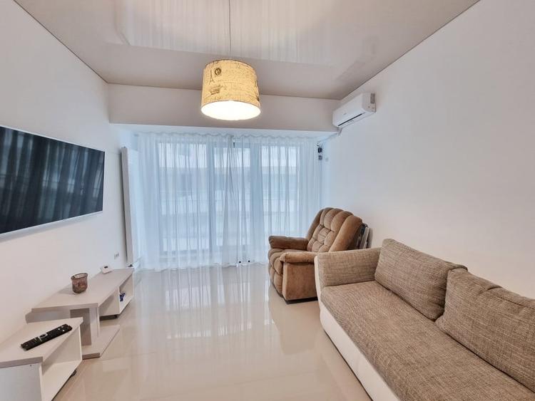 Apartament cu 2 camere decomandat, mobilat în Est