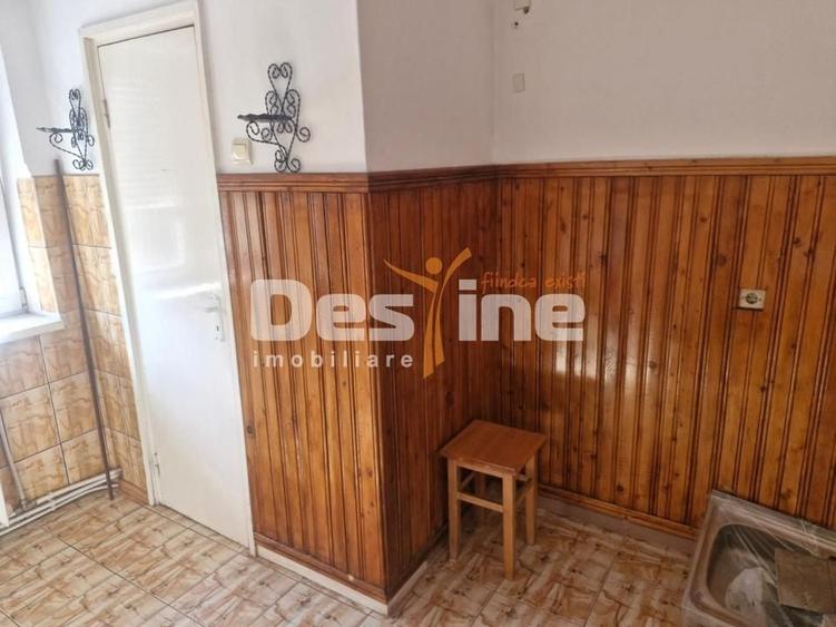 Apartament cu 2 camere decomandat, mobilat în Central