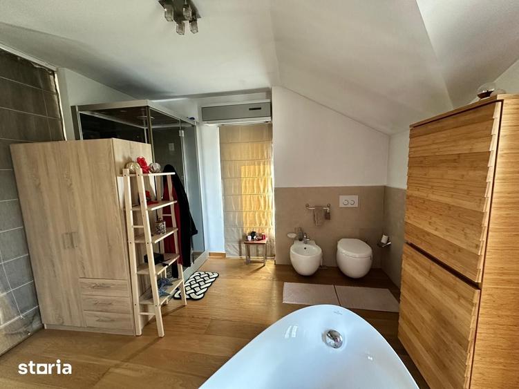 Casă cu 4 camere cu Teren 400 Mp în Central