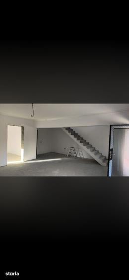 Casă cu 4 camere cu Teren 463 Mp în Costești