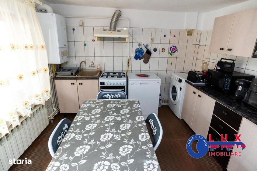 Casă cu 4 camere cu Teren 378 Mp în Babadag