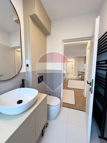 Apartament cu 2 camere decomandat, mobilat în P-ța Mihai Viteazul