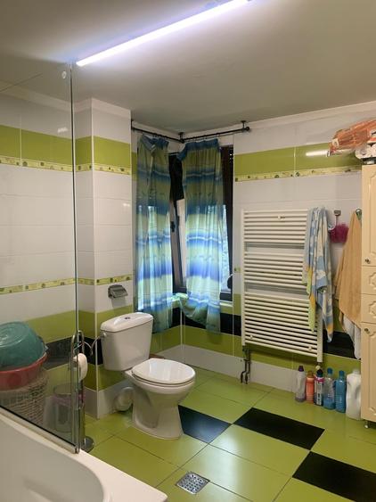 Casă cu 8 camere cu Canalizare în Snagov