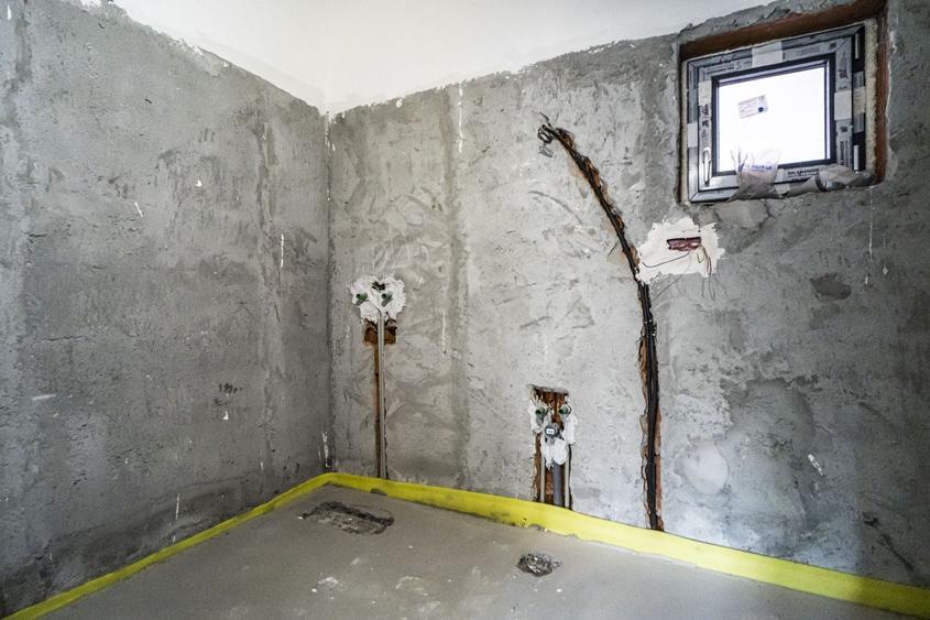 Apartament cu 3 camere semidecomandat în Militari