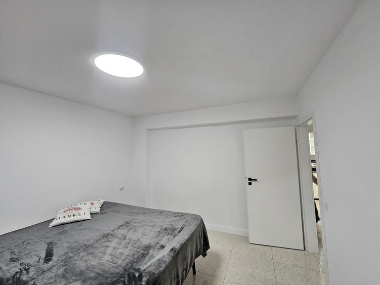 Apartament cu 3 camere semidecomandat în Bucureștii Noi