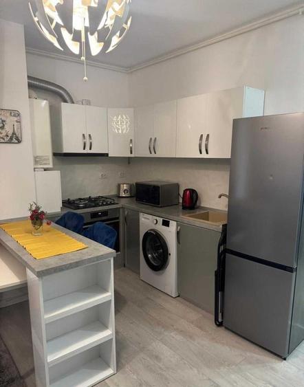 Apartament cu 2 camere semidecomandat, mobilat în Politehnica