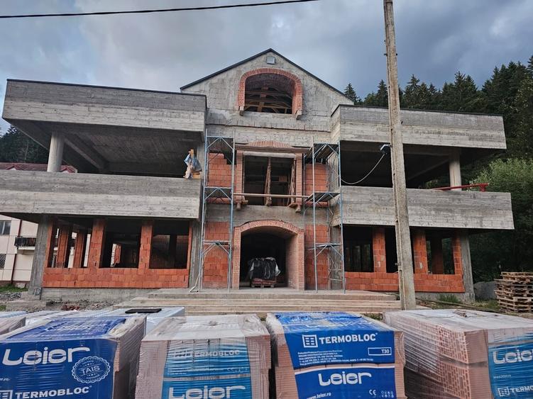 Casă cu 4 camere în Ghelința