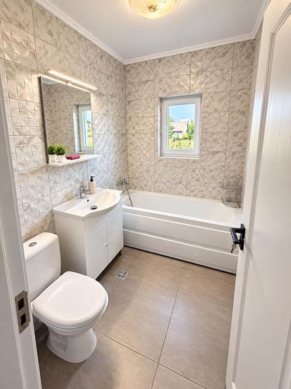 Apartament cu 2 camere decomandat în Lisaura