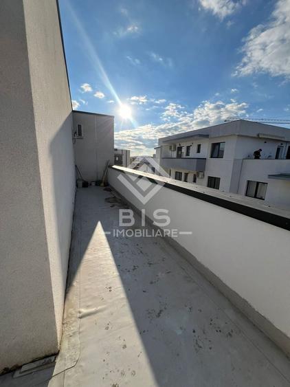Apartament cu 3 camere decomandat în Nord-Est