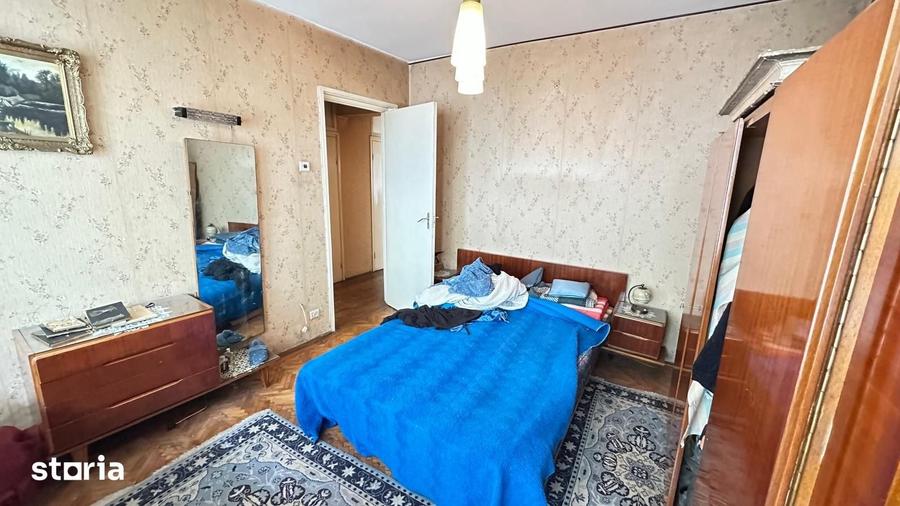 Apartament cu 3 camere semidecomandat în Iancului