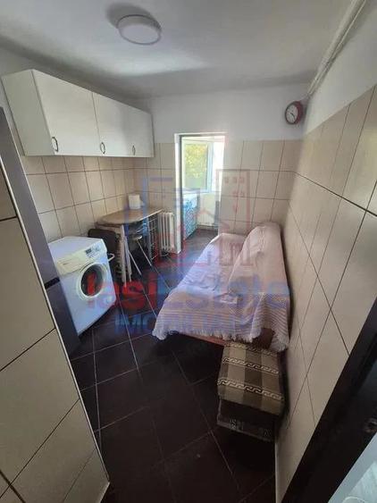 Garsonieră decomandată în Filiași