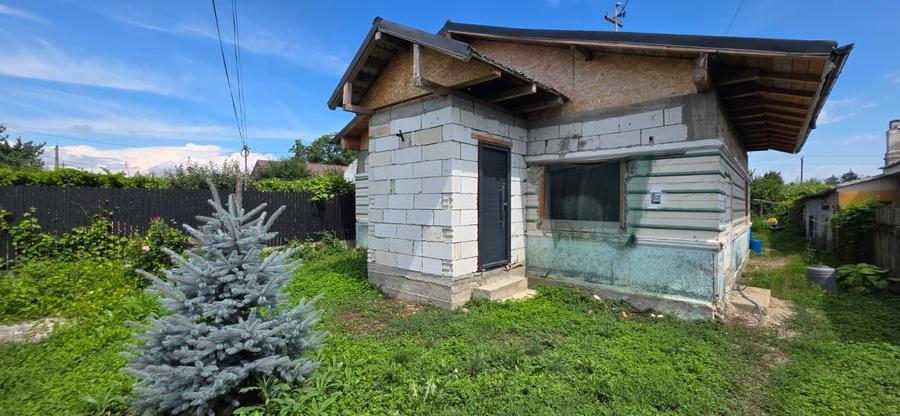 Casă individuală cu 4 camere cu Canalizare în Lilieci