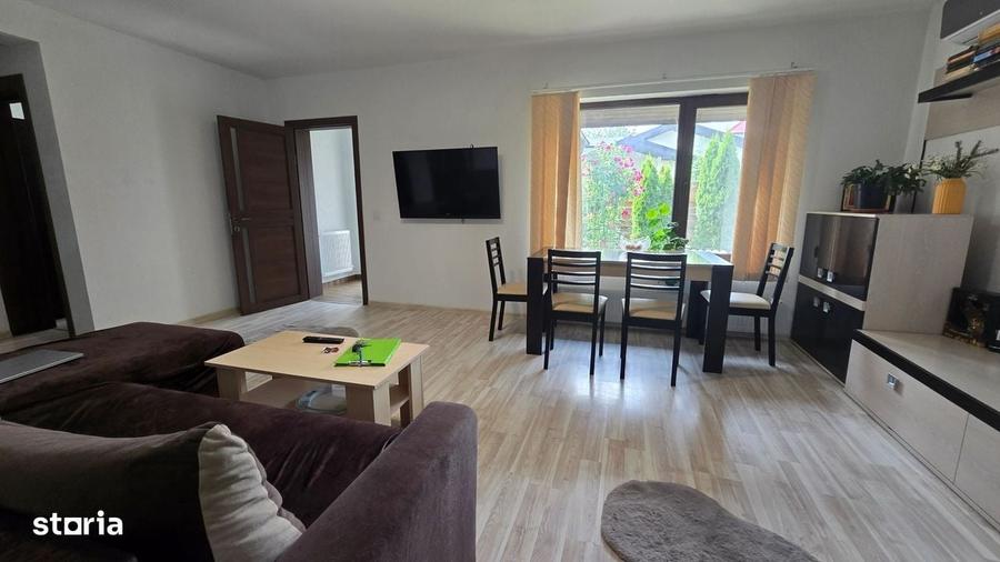 Casă cu 4 camere în Breazu