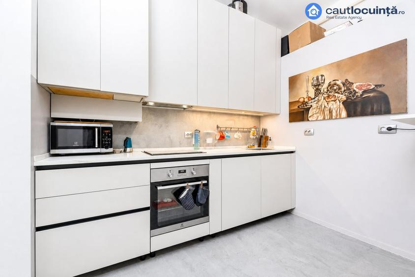 Apartament cu 6 camere, mobilat în P-ța Victoriei