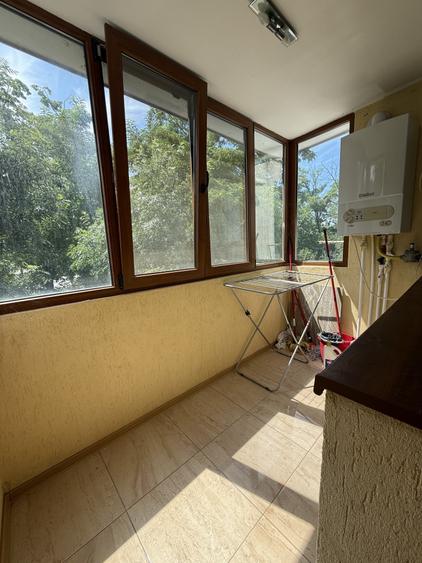 Apartament cu 3 camere semidecomandat, mobilat în Țiglina 1