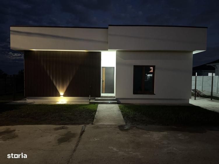 Casă cu 3 camere în Balotești