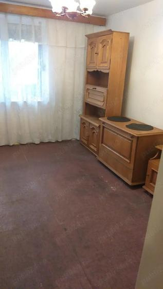 Apartament cu 3 camere decomandat în Aleșd