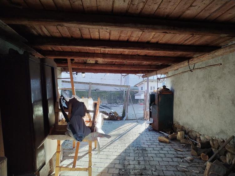 Casă cu 4 camere în Rășinari
