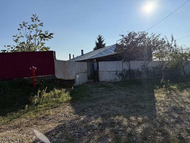 Casă cu 4 camere în Tecuci