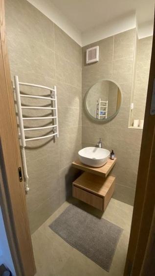 Apartament cu 3 camere decomandat, mobilat în P-ta Presei Libere