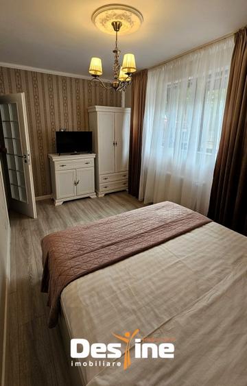 Apartament cu 4 camere decomandat în Tătărași