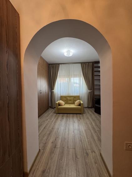 Casă individuală cu 4 camere cu Canalizare în Dumbrăvița