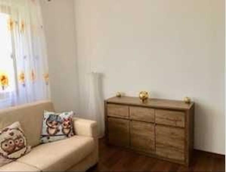 Apartament cu 3 camere semidecomandat în Exterior Vest