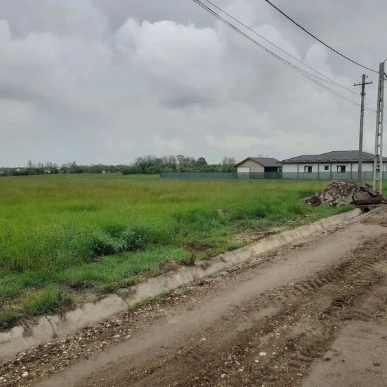 Teren de 4272 mp, în Central