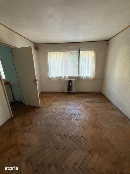 Apartament cu 3 camere semidecomandat în George Enescu