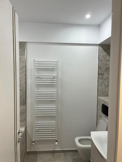 Apartament cu 3 camere decomandat, mobilat în Tineretului