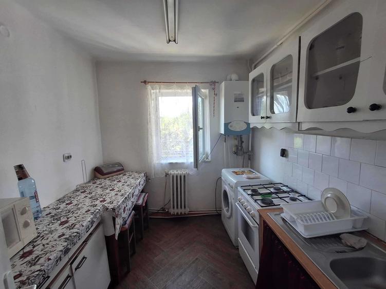 Apartament cu 2 camere decomandat în Gruia