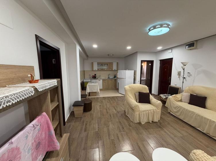 Apartament cu 3 camere decomandat, mobilat în Colentina