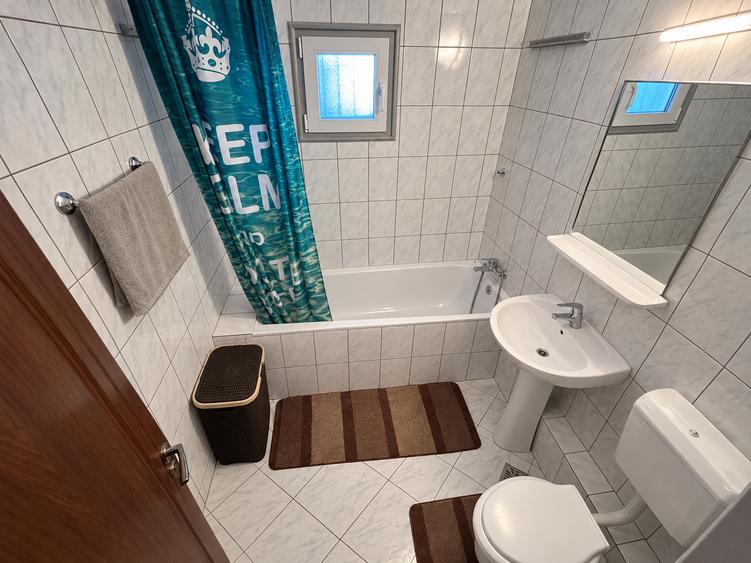 Apartament cu 3 camere decomandat în Militari