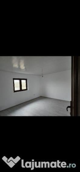 Casă cu 5 camere cu Teren 2000 Mp în Moșteni