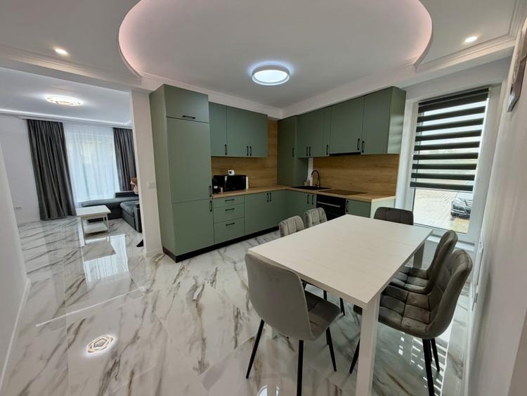Apartament cu 2 camere decomandat, mobilat în Central