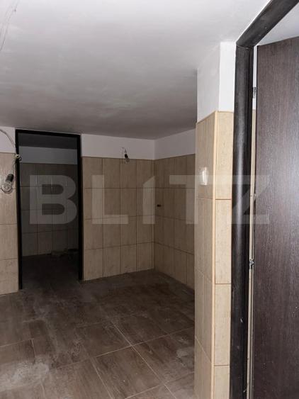 Casă individuală cu 6 camere cu Canalizare în Central