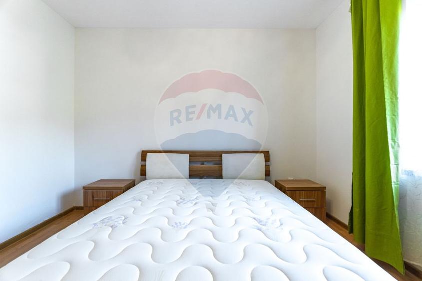 Apartament cu 2 camere decomandat în Tractorul