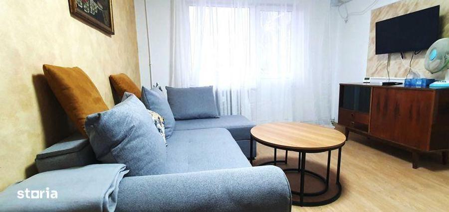 Apartament cu 3 camere semidecomandat în Florești