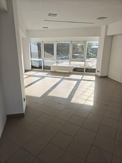 Spațiu comercial, de 90 mp, în Central