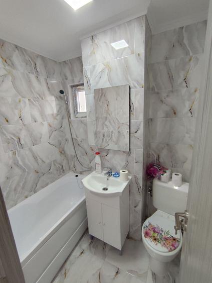 Apartament cu 2 camere semidecomandat în Coman