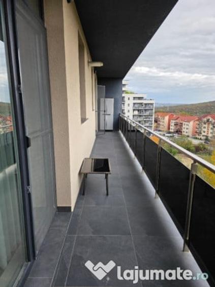 Apartament cu 2 camere decomandat în Borhanci