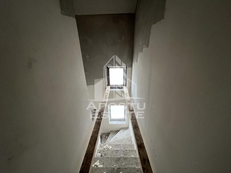 Duplex cu 4 camere cu Canalizare în Covaci